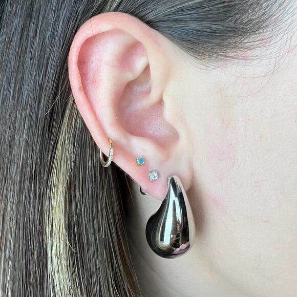 New! “Ambré” Silver Chunky Stud Earrings - Picture 4 of 4